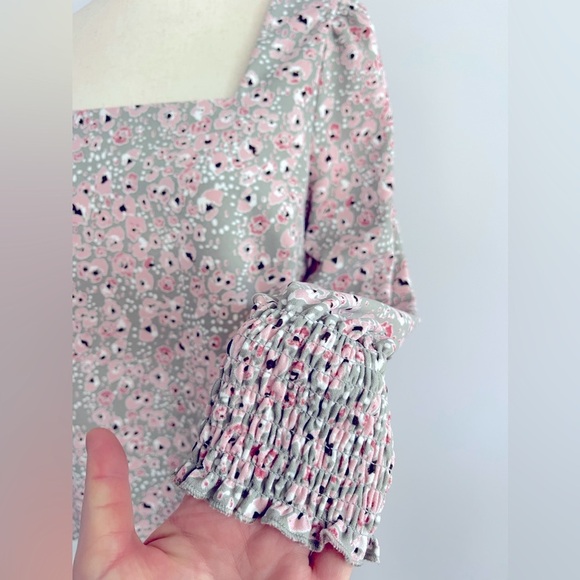 SQUARE NECK LONG SLEEVE FLORAL PRINT TOP IN TAUPE BLUSH - Picture 4 of 7